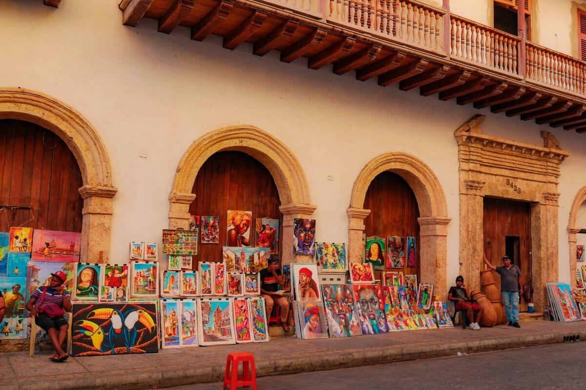 Local street art and paintings for sale in Cartagena – things to do in Cartagena